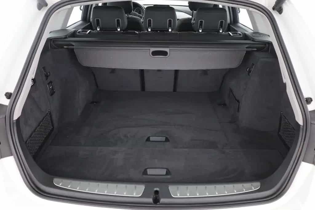 BMW 318 i Touring Aut. LED Navi Sitzheizung Tempomat 11/2018-photo-26