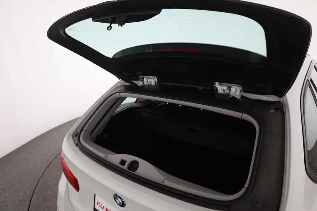 BMW 318 i Touring Aut. LED Navi Sitzheizung Tempomat 11/2018-photo-27