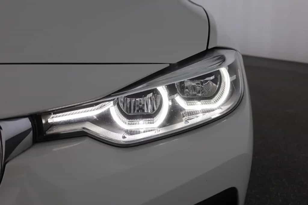 BMW 318 i Touring Aut. LED Navi Sitzheizung Tempomat 11/2018-photo-30