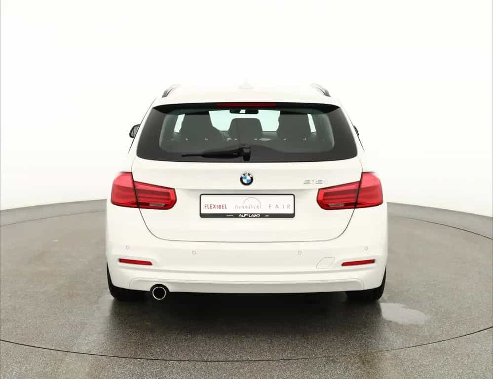 BMW 318 i Touring Aut. LED Navi Sitzheizung Tempomat 11/2018-photo-4