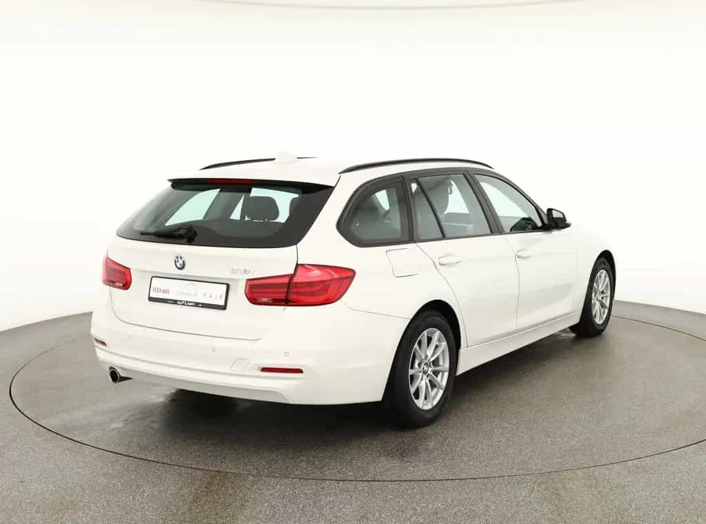 BMW 318 i Touring Aut. LED Navi Sitzheizung Tempomat 11/2018-photo-5