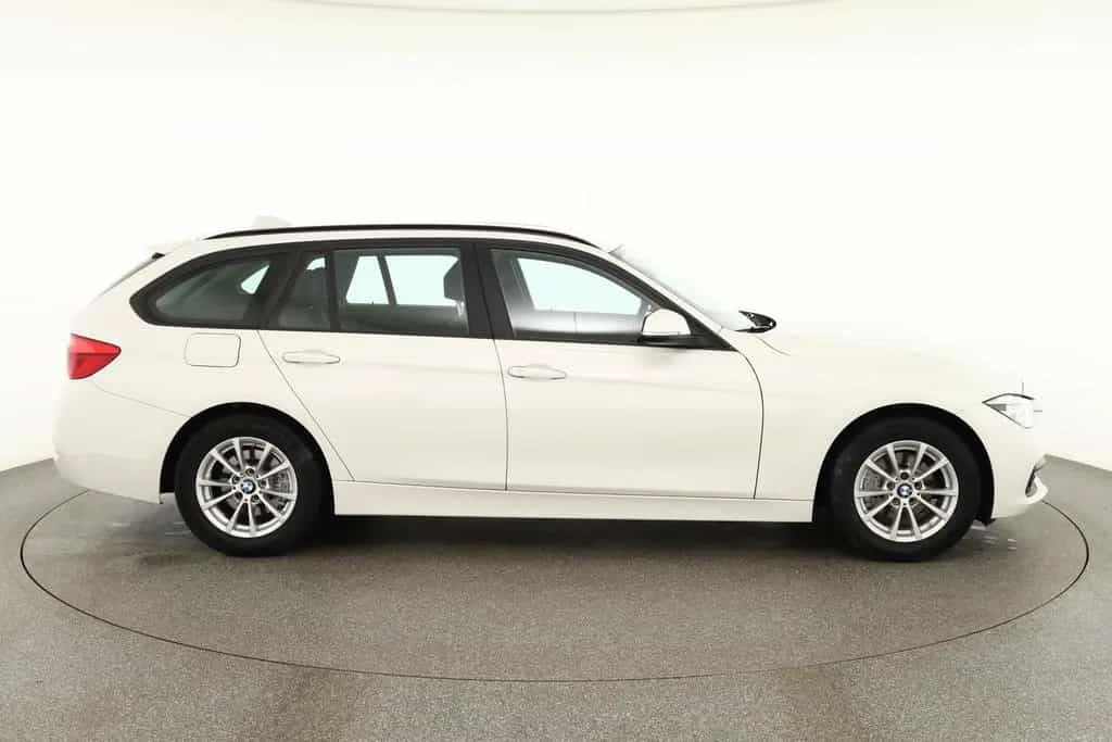 BMW 318 i Touring Aut. LED Navi Sitzheizung Tempomat 11/2018-photo-6