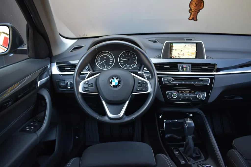 BMW X1 xDrive 20i /SPORT-LINE/AUTOMATIK/SHZ/AHK/NAVI 05/2016-photo-10