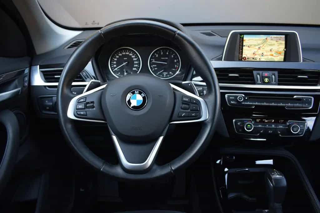 BMW X1 xDrive 20i /SPORT-LINE/AUTOMATIK/SHZ/AHK/NAVI 05/2016-photo-11