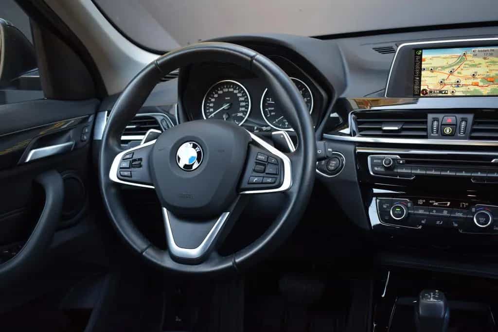 BMW X1 xDrive 20i /SPORT-LINE/AUTOMATIK/SHZ/AHK/NAVI 05/2016-photo-16