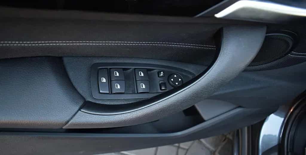 BMW X1 xDrive 20i /SPORT-LINE/AUTOMATIK/SHZ/AHK/NAVI 05/2016-photo-24