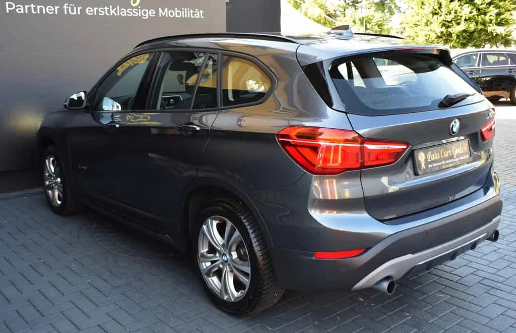 BMW X1 xDrive 20i /SPORT-LINE/AUTOMATIK/SHZ/AHK/NAVI 05/2016-photo-4