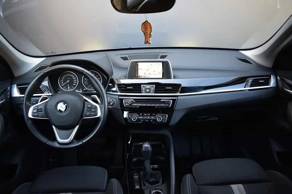 BMW X1 xDrive 20i /SPORT-LINE/AUTOMATIK/SHZ/AHK/NAVI 05/2016-photo-9