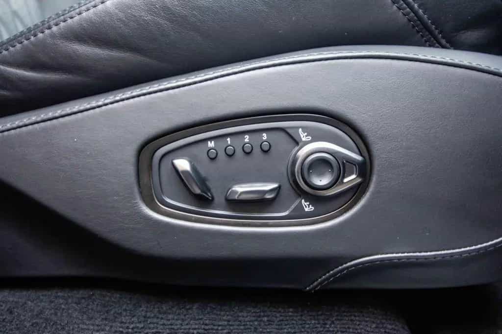 Aston Martin DBX 1 OWNER*14m ASTON WARRANTY*FULL SERVICE BOOK 07/2021-photo-17