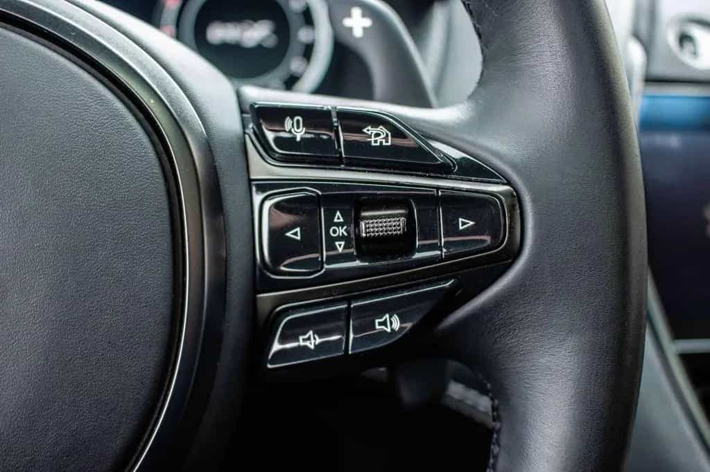 Aston Martin DBX 1 OWNER*14m ASTON WARRANTY*FULL SERVICE BOOK 07/2021-photo-31