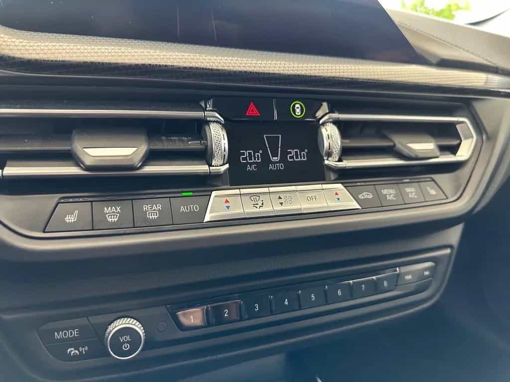 BMW 118 i Luxury Line/Tempomat/Navi/249€Finanzierung 11/2019-photo-24