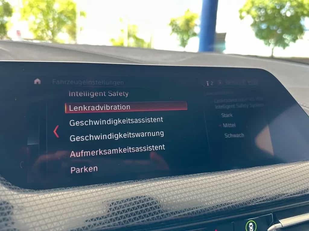 BMW 118 i Luxury Line/Tempomat/Navi/249€Finanzierung 11/2019-photo-26