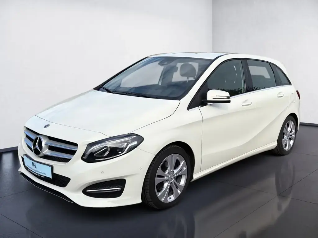 Main__Slider__Photo:Mercedes-Benz B 180 1.6 L Edition B DSG RFK NAVI SHZ GRA PDC 01/2018-1