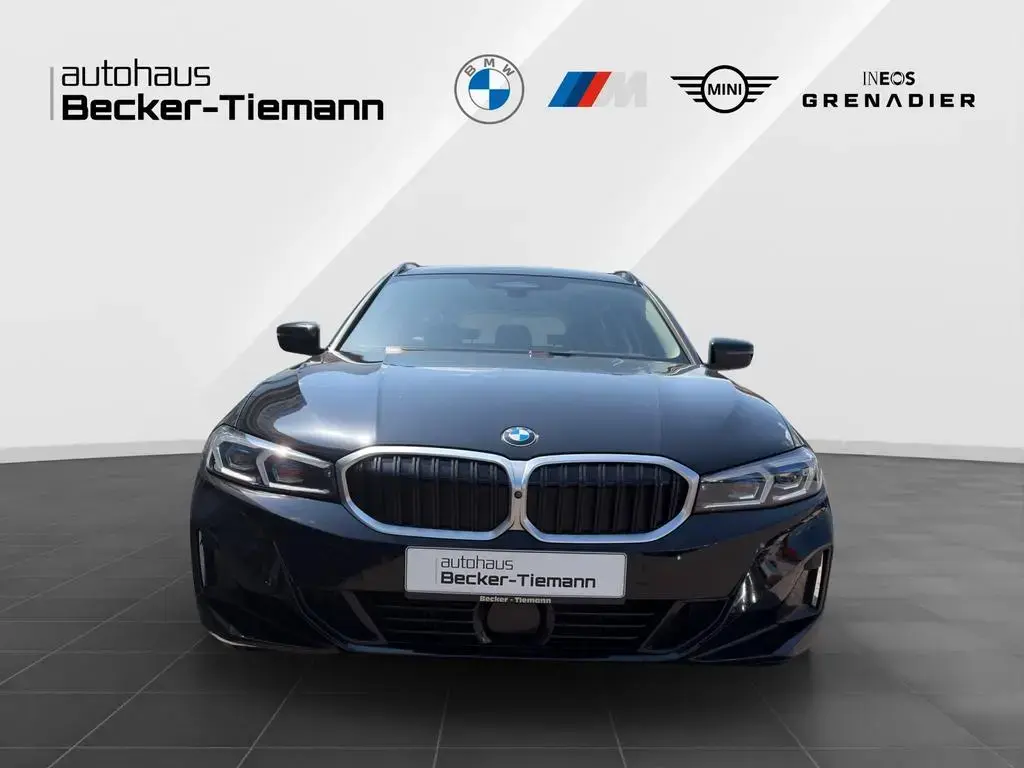 Main__Slider__Photo:BMW 318 i Tour| Sportsitze| 360°| ACC| LiCoProf| 07/2023-1
