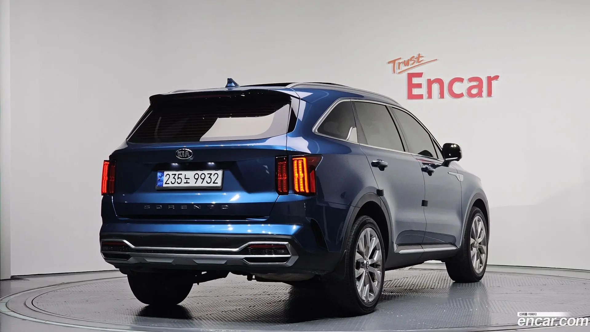 Main__Slider__Photo:Sorento Kia 2020.6-1