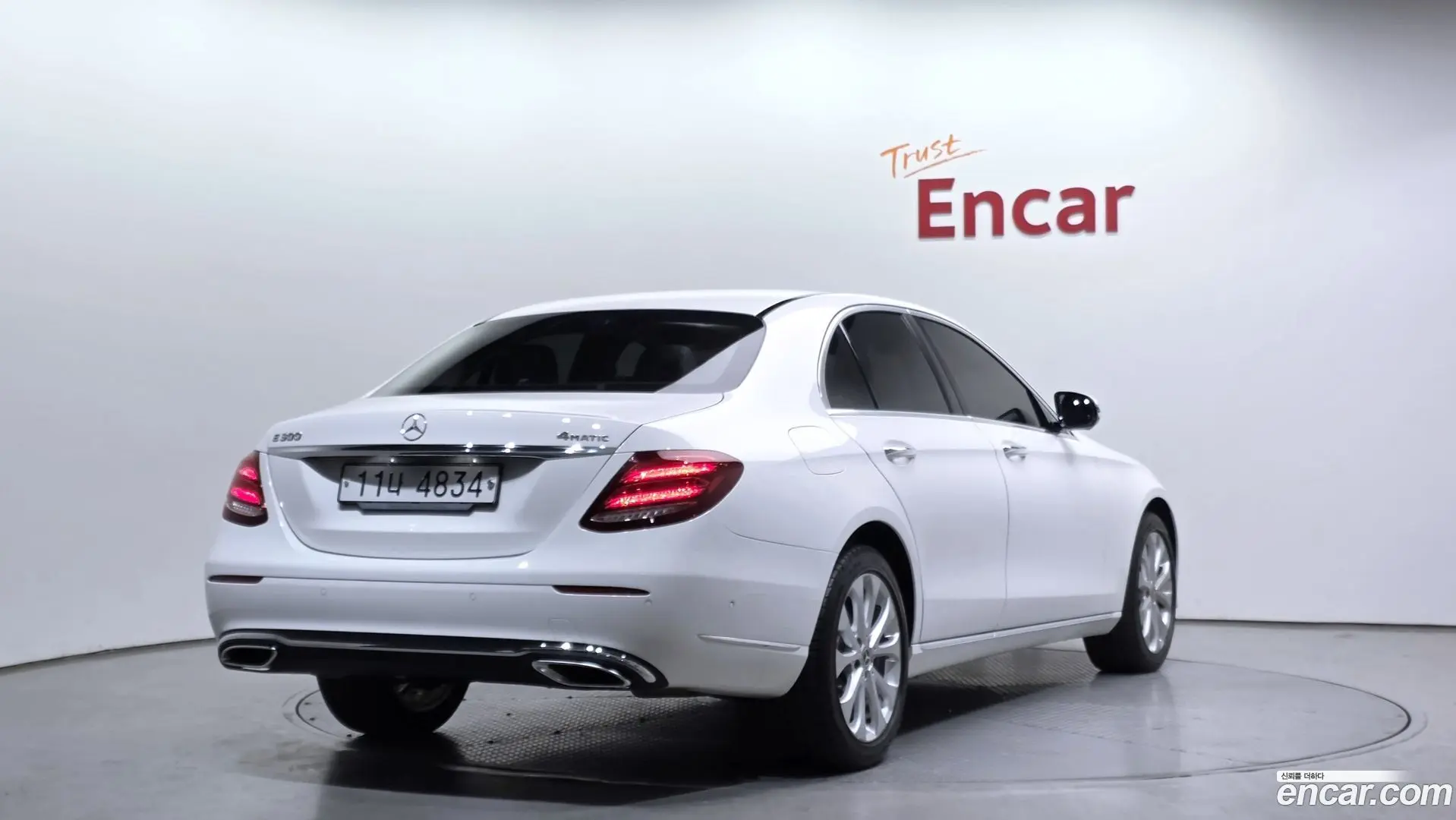 Main__Slider__Photo:E-Class Mercedes-Benz 2018.11-1