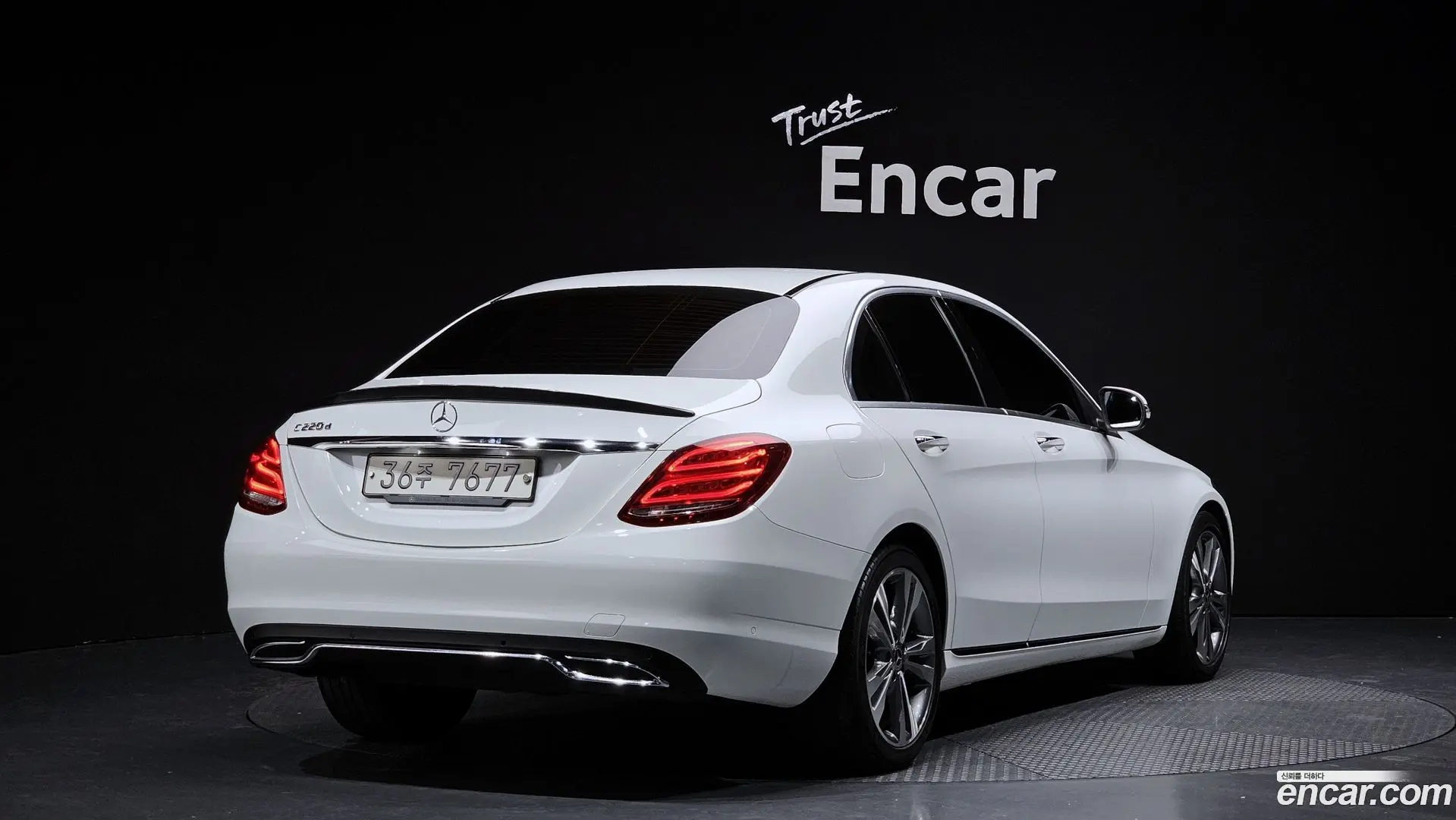 Main__Slider__Photo:C-Class Mercedes-Benz 2018.1-1