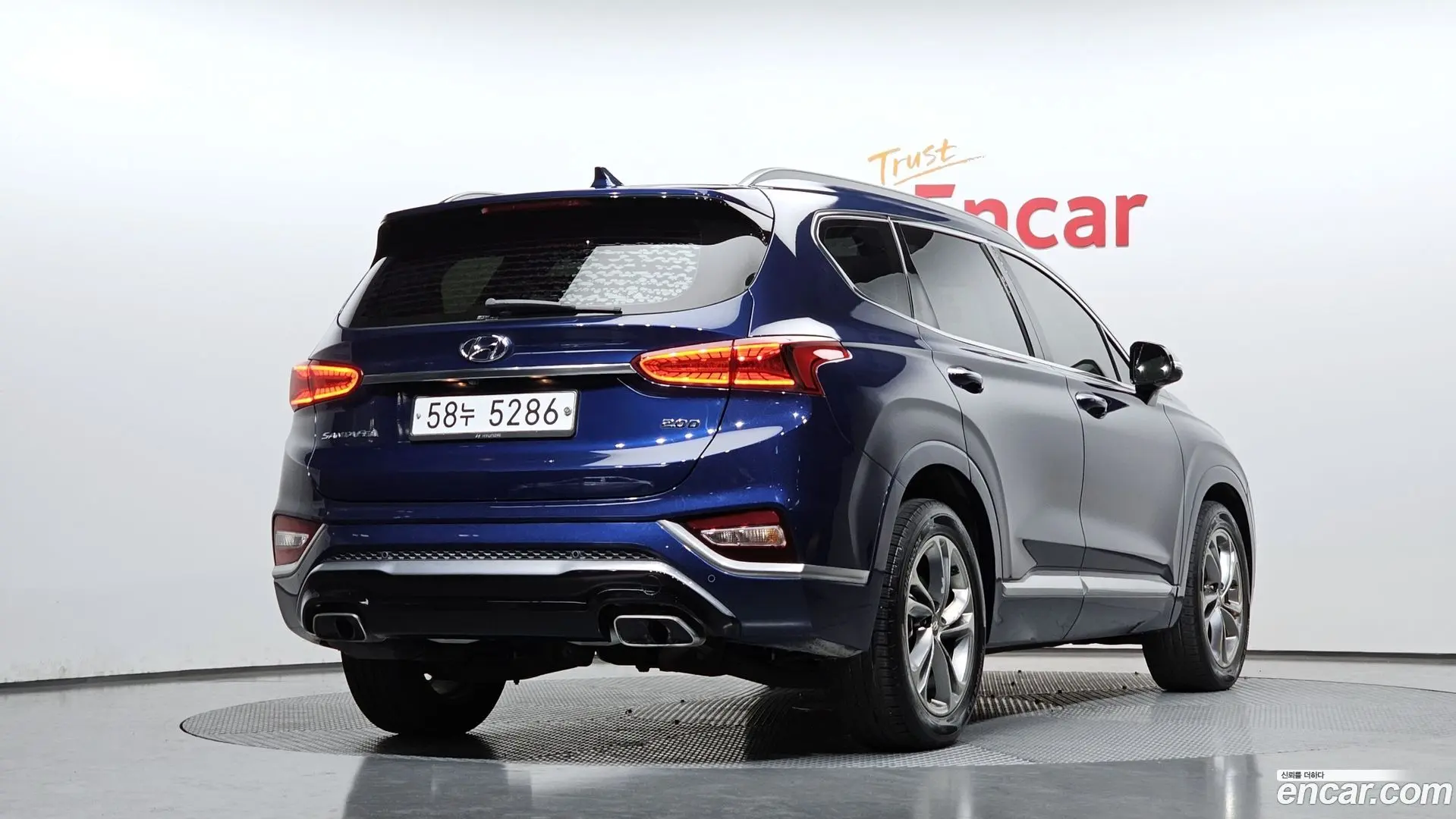 Main__Slider__Photo:Santafe Hyundai 2019.2-1
