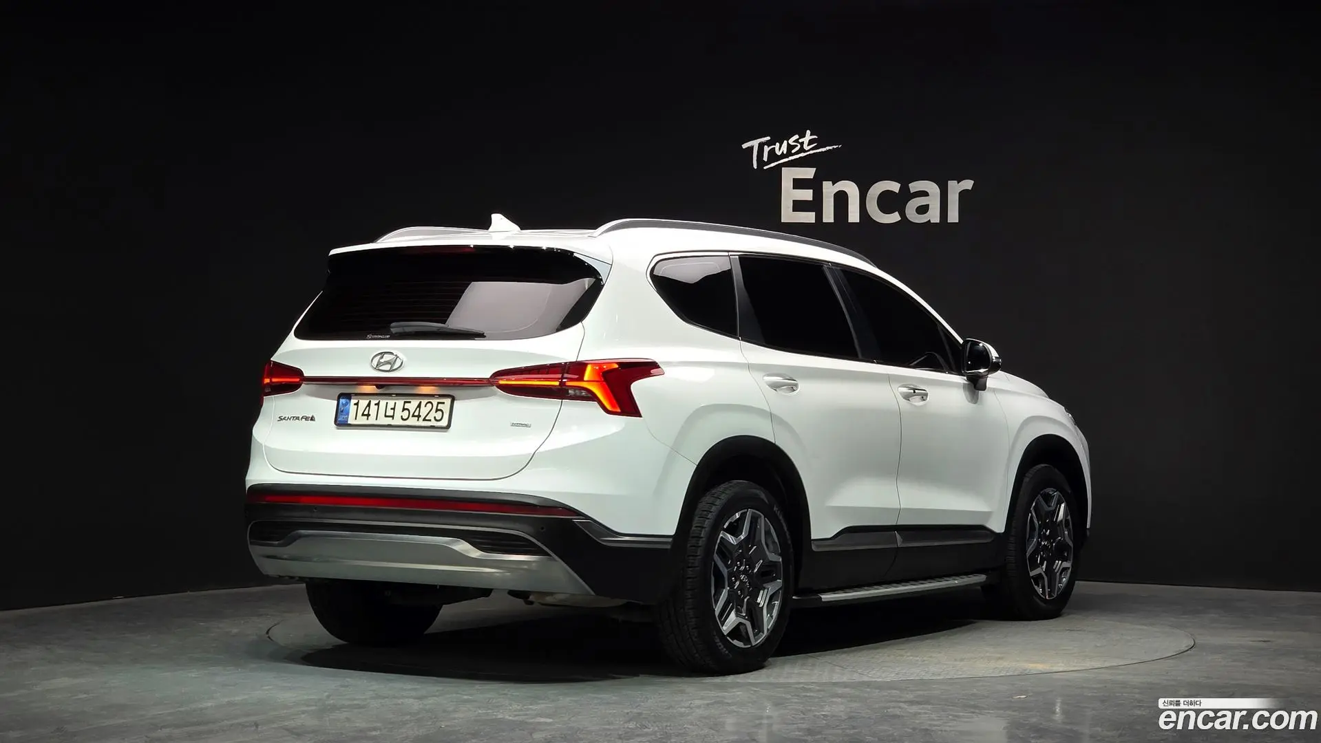 Main__Slider__Photo:Santafe Hyundai 2022.3-1