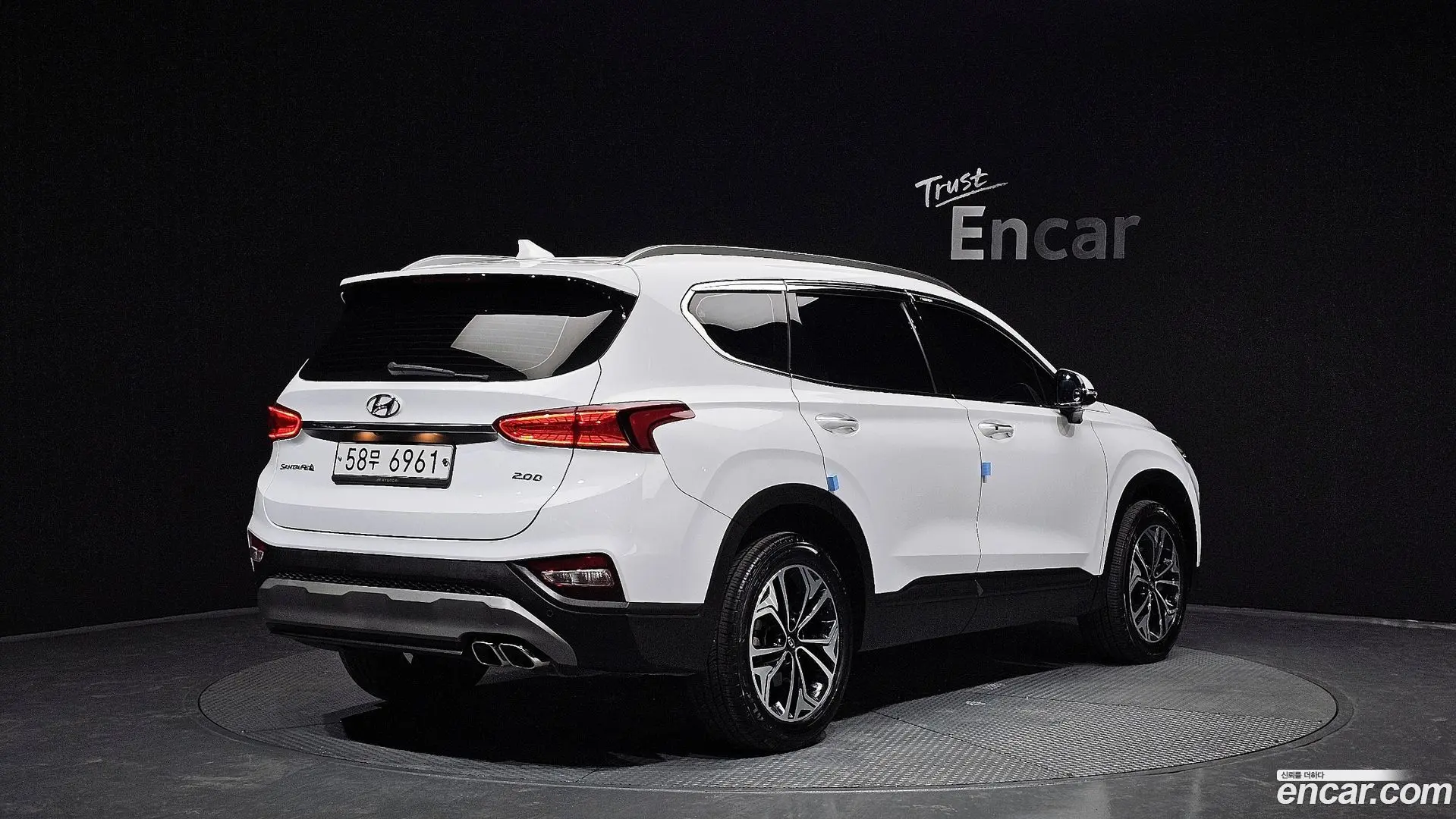 Main__Slider__Photo:Santafe Hyundai 2018.10-1