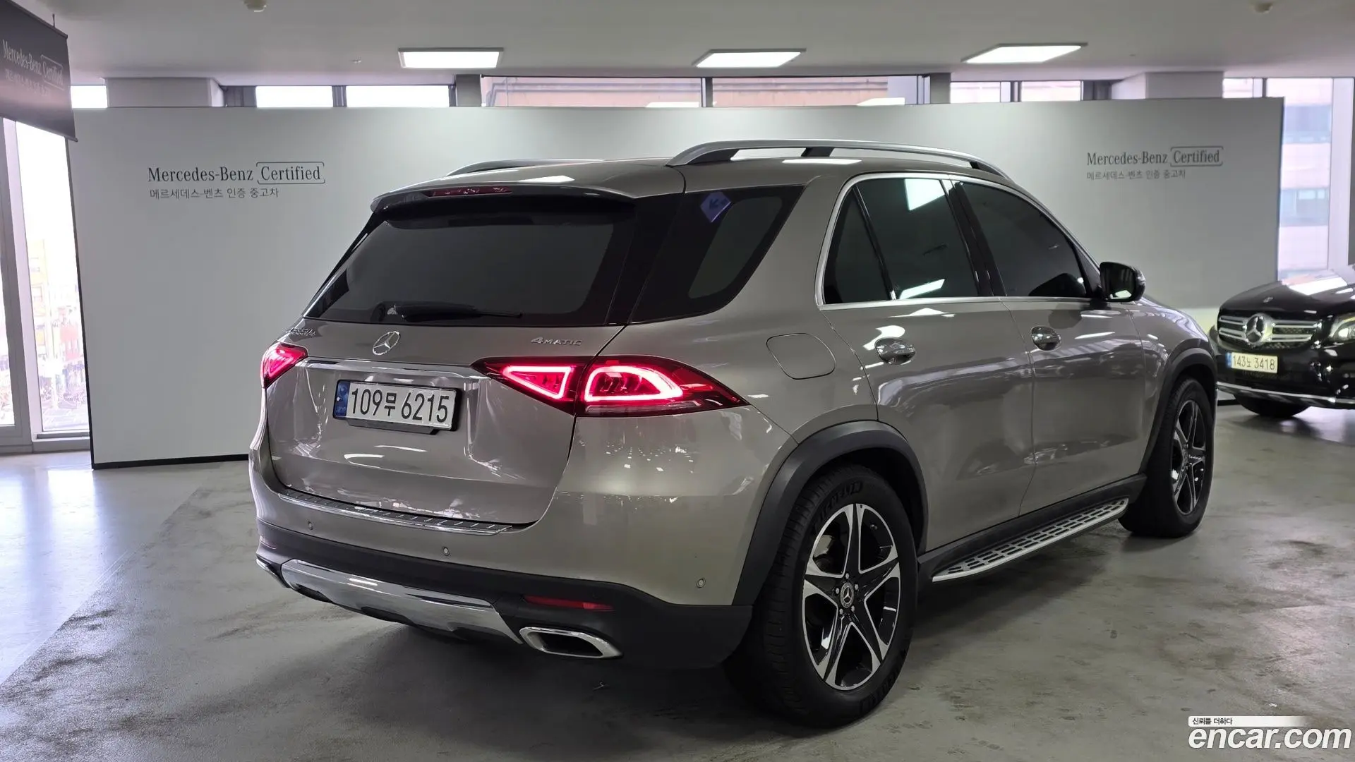 Main__Slider__Photo:GLE-Class Mercedes-Benz 2022.8-1