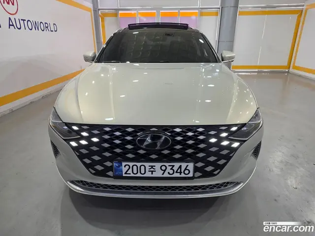 Main__Slider__Photo:Grandeur Hyundai 2021.0-1