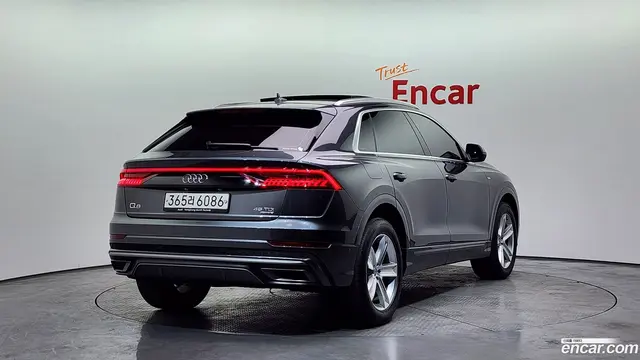 Main__Slider__Photo:Q8 Audi 2020.3-1