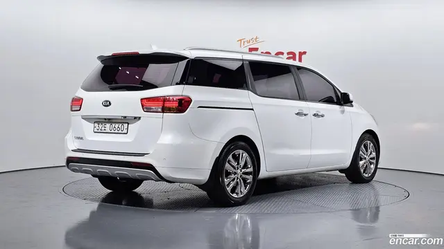 Main__Slider__Photo:Canival Kia 2016.1-1