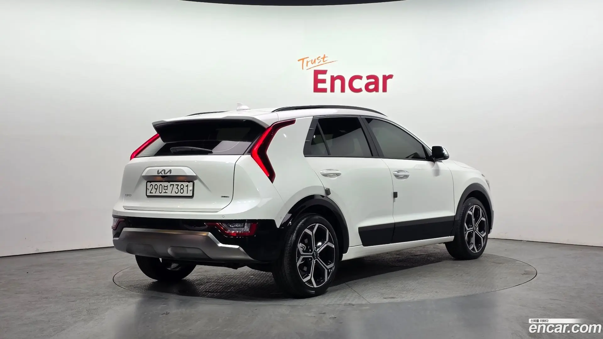 Main__Slider__Photo:Niro Kia 2025.2-1