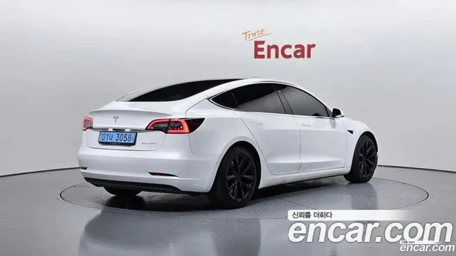 Main__Slider__Photo:Model 3 Tesla 2020.11-1