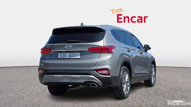 Main__Slider__Photo:Santafe Hyundai 2018.4-1