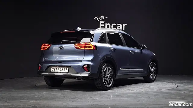 Main__Slider__Photo:Niro Kia 2020.9-1