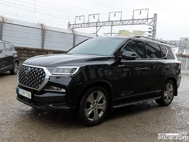 Main__Slider__Photo:Rexton KG Mobility 2022.4-1