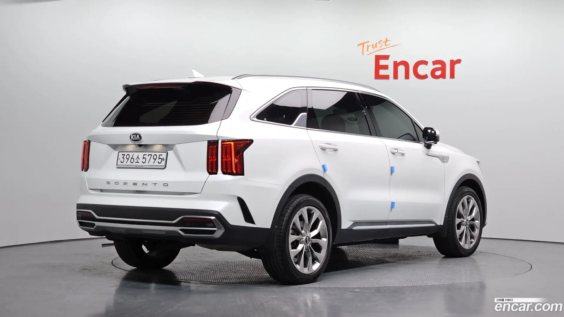 Main__Slider__Photo:Sorento Kia 2020.4-1