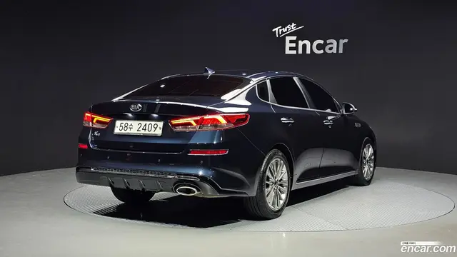 Main__Slider__Photo:K5 Kia 2018.3-1