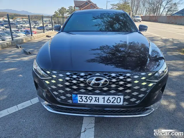 Main__Slider__Photo:Grandeur Hyundai 2021.3-1