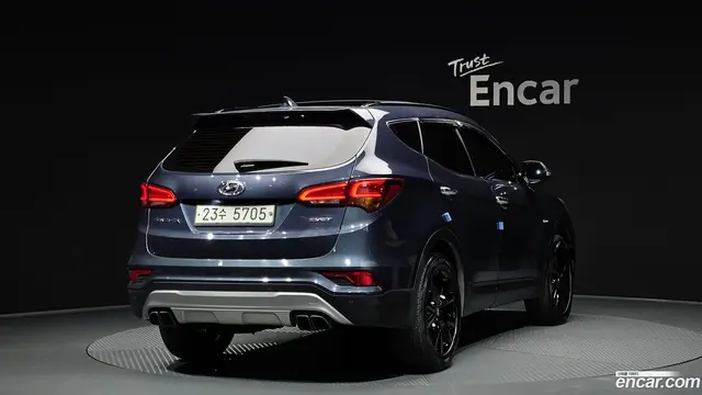 Main__Slider__Photo:Santafe Hyundai 2017.0-1