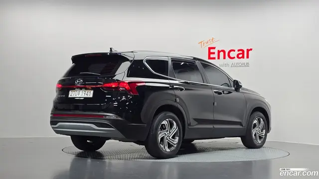 Main__Slider__Photo:Santafe Hyundai 2022.2-1