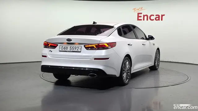Main__Slider__Photo:K5 Kia 2018.2-1