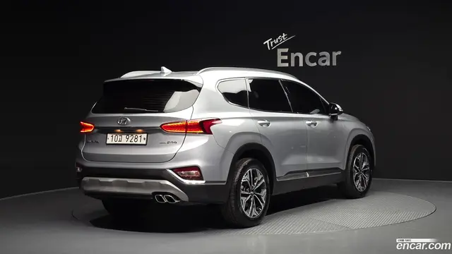 Main__Slider__Photo:Santafe Hyundai 2018.3-1