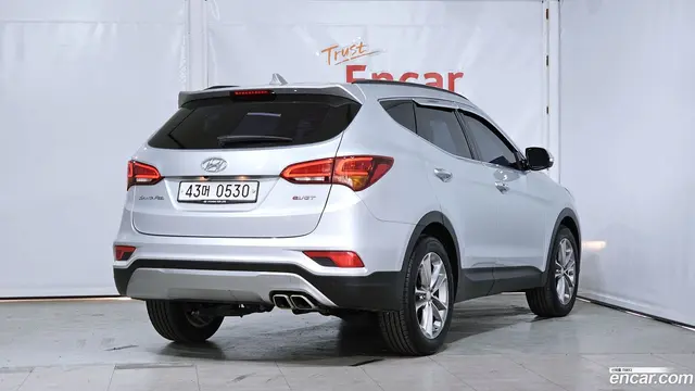 Main__Slider__Photo:Santafe Hyundai 2016.0-1