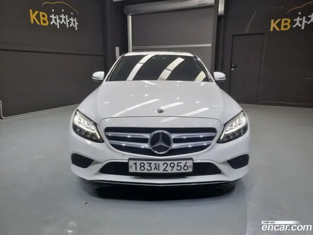 Main__Slider__Photo:C-Class Mercedes-Benz 2020.5-1