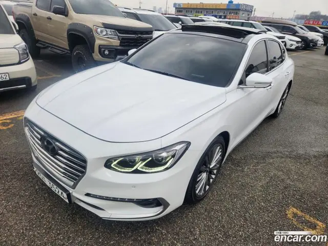 Main__Slider__Photo:Grandeur Hyundai 2018.0-1