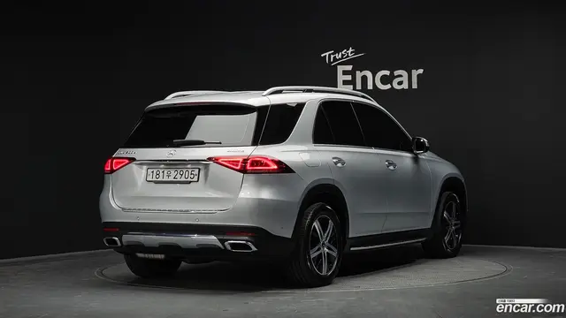 Main__Slider__Photo:GLE-Class Mercedes-Benz 2019.10-1