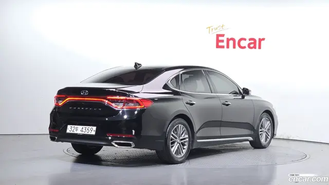 Main__Slider__Photo:Grandeur Hyundai 2017.9-1