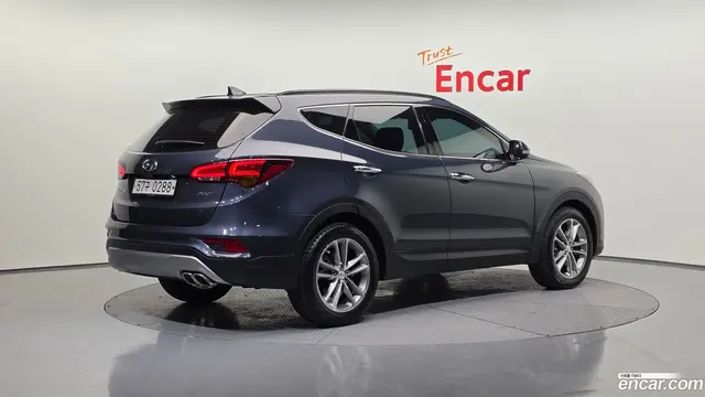 Main__Slider__Photo:Santafe Hyundai 2016.4-1