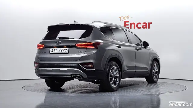 Main__Slider__Photo:Santafe Hyundai 2018.5-1