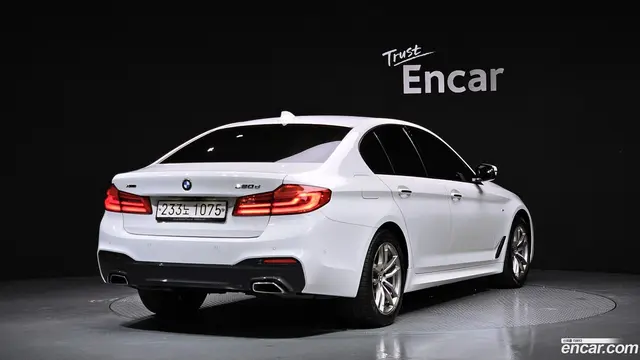 Main__Slider__Photo:5-Series BMW 2017.7-1