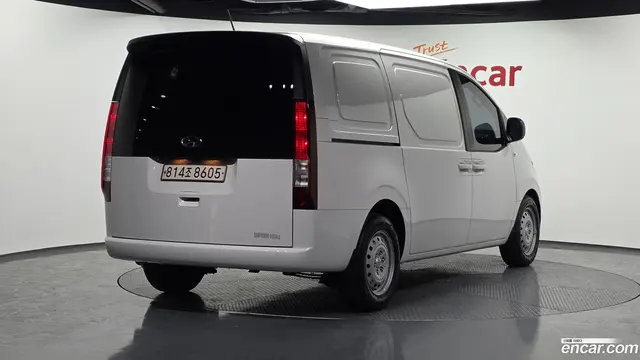 Main__Slider__Photo:Staria Hyundai 2022.10-1