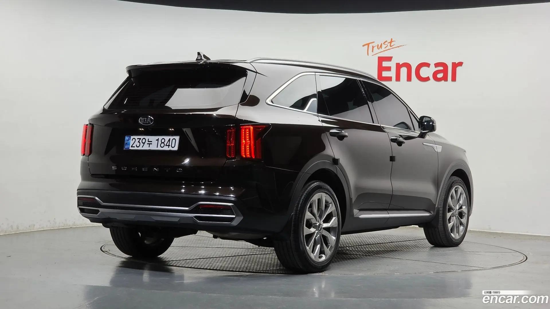 Main__Slider__Photo:Sorento Kia 2021.4-1